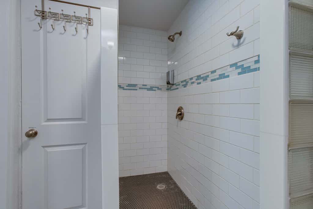 Location! Outdoor Living Hot Tub Walkable Denver