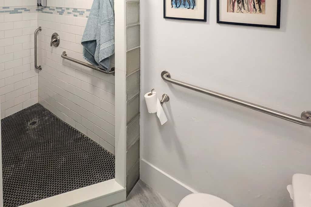 Location! Outdoor Living Hot Tub Walkable Denver
