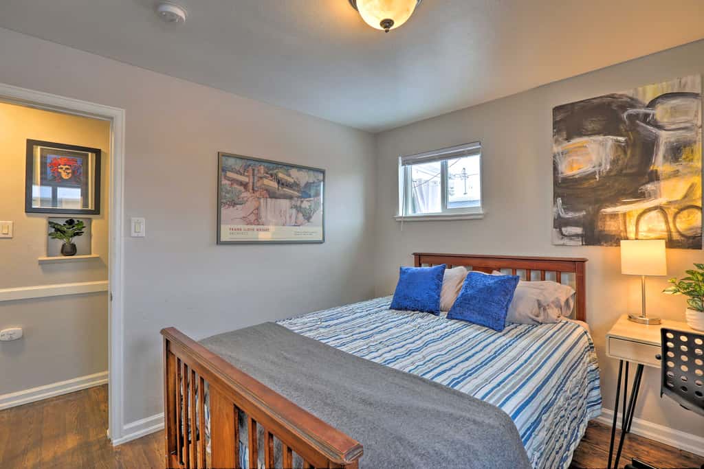 Location! Outdoor Living Hot Tub Walkable Denver