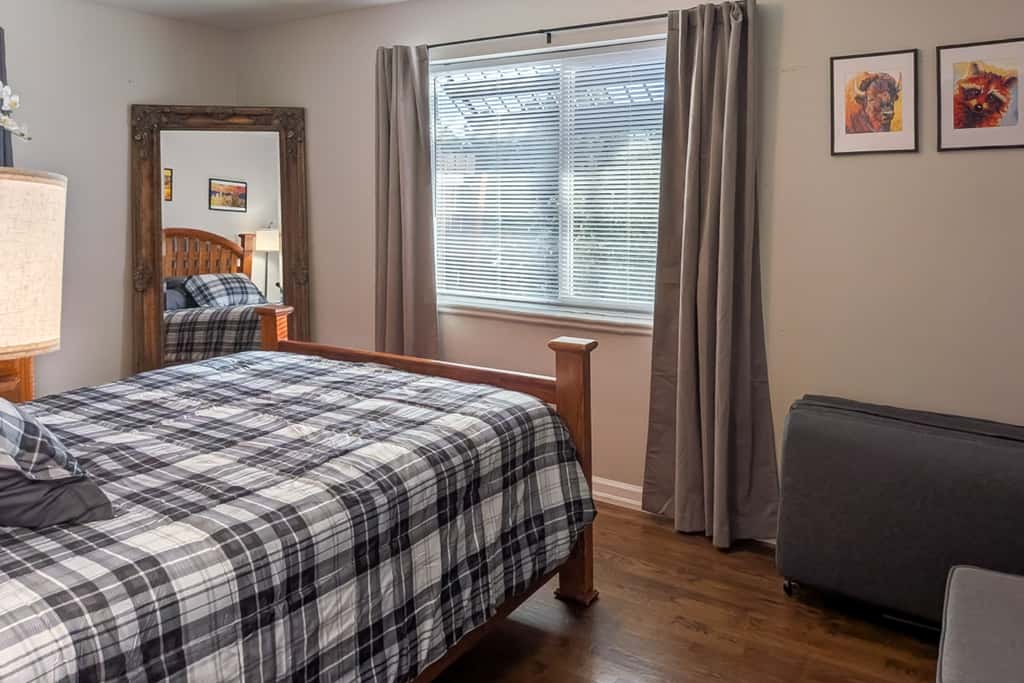 Location! Outdoor Living Hot Tub Walkable Denver