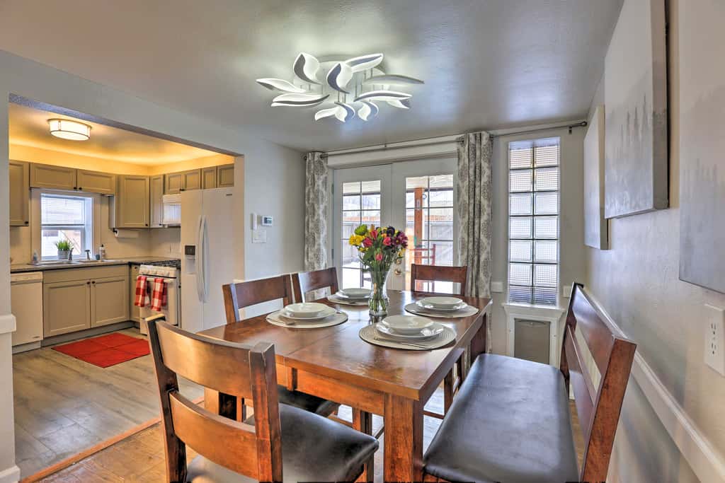 Location! Outdoor Living Hot Tub Walkable Denver