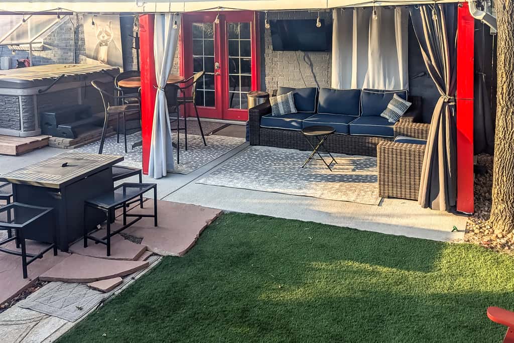 Location! Outdoor Living Hot Tub Walkable Denver