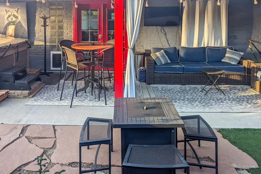 Location! Outdoor Living Hot Tub Walkable Denver