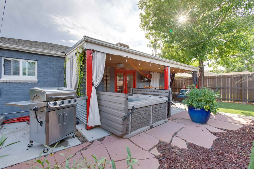 Location! Outdoor Living Hot Tub Walkable Denver