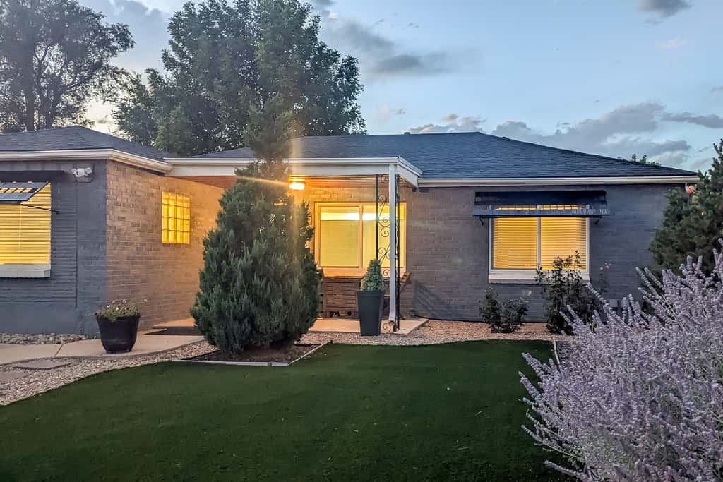 Location! Outdoor Living Hot Tub Walkable Denver