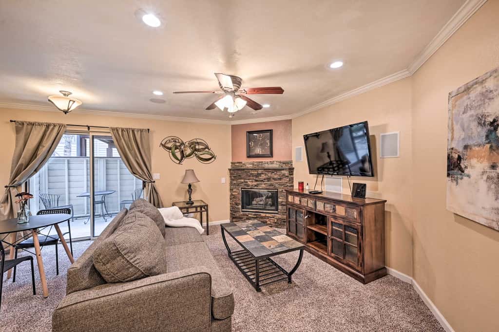 Condo w/ Patio & Pool Access in Greenwood Village!