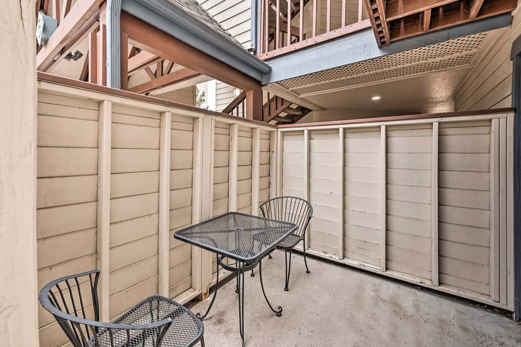 Condo w/ Patio & Pool Access in Greenwood Village!
