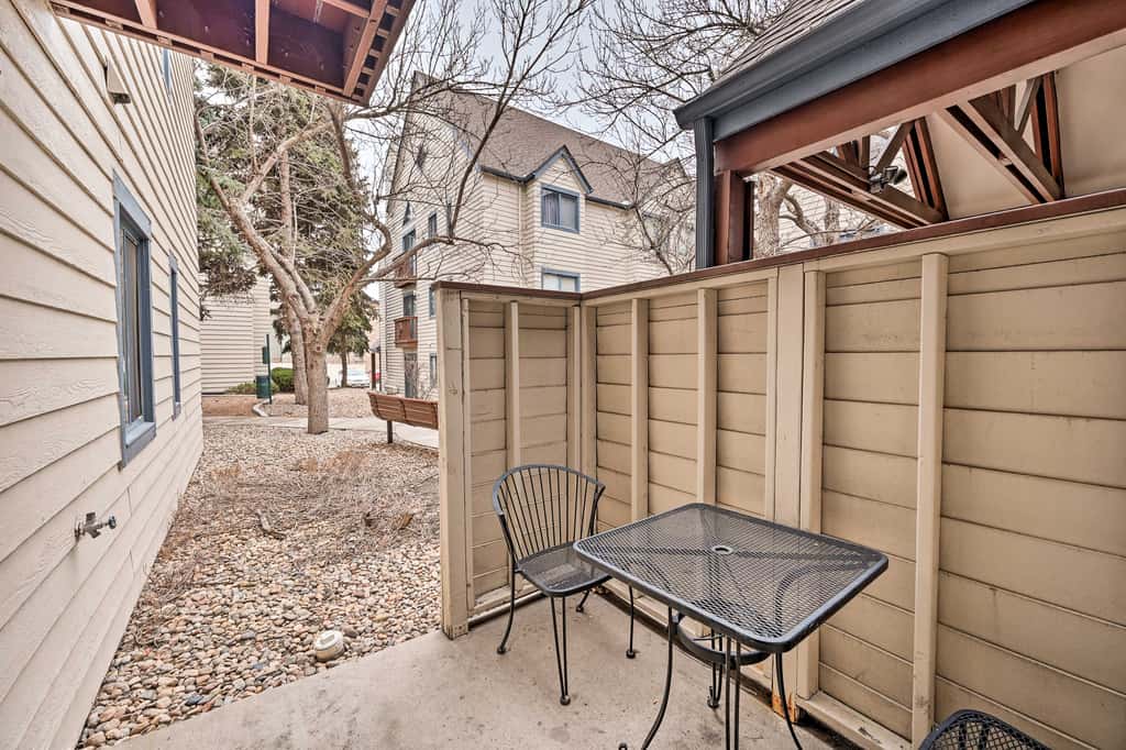 Condo w/ Patio & Pool Access in Greenwood Village!