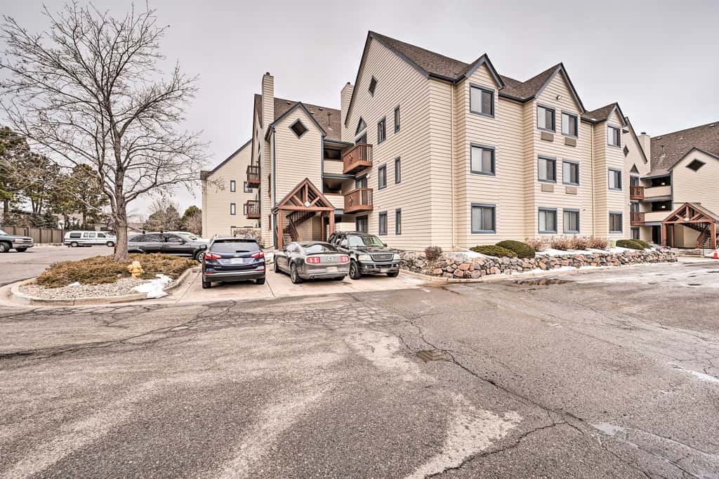 Condo w/ Patio & Pool Access in Greenwood Village!