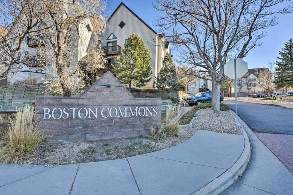 Condo w/ Patio & Pool Access in Greenwood Village!