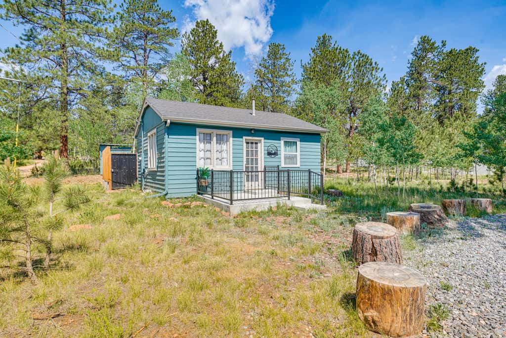 Patio & Hot Tub: Cozy Cabin Retreat in Bailey!