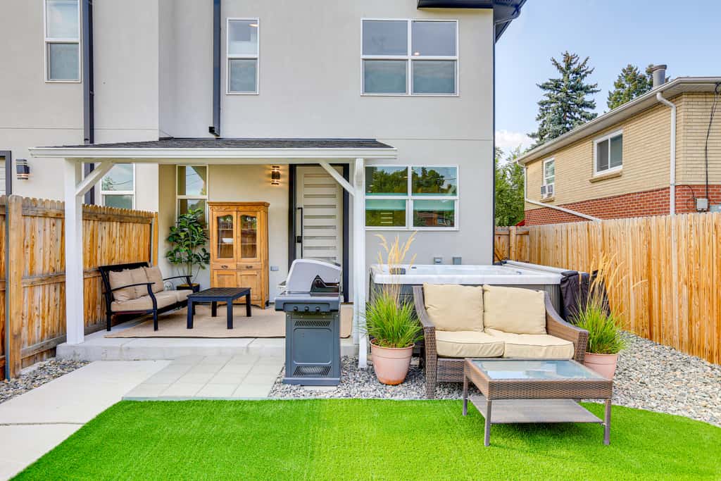 Hot Tub & Mtn-View Rooftop Deck: Golden Home