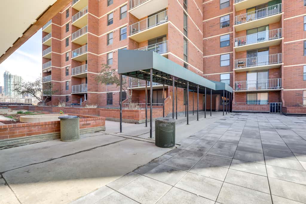 < 1 Mi to Downtown Denver: Condo w/ Pool Access!