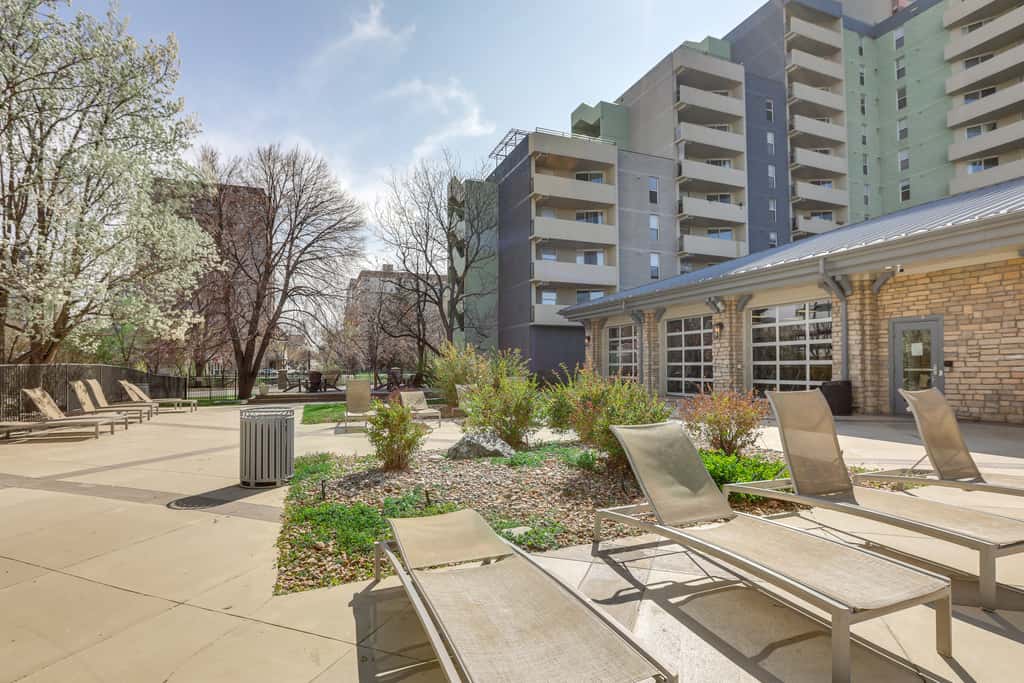 < 1 Mi to Downtown Denver: Condo w/ Pool Access!