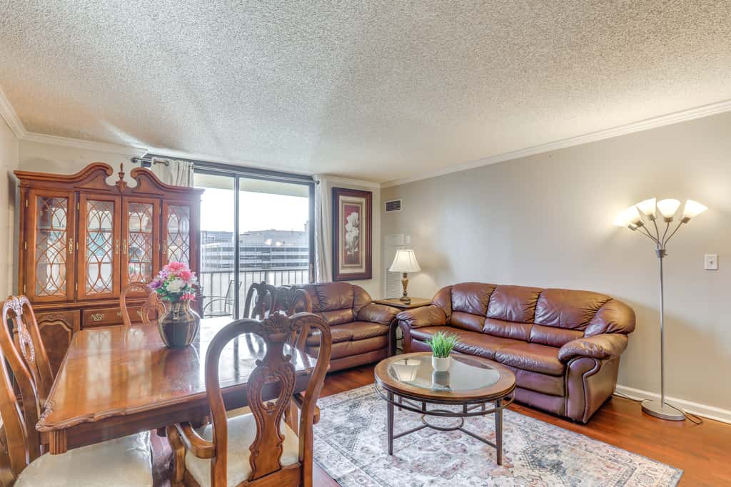 < 1 Mi to Downtown Denver: Condo w/ Pool Access!