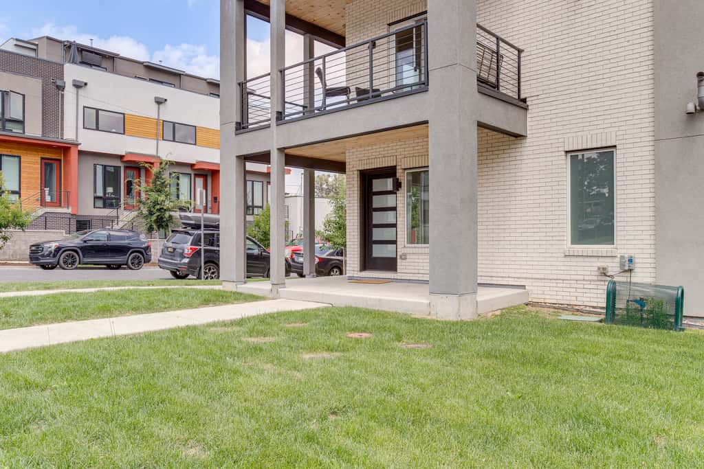 Private Rooftop w/ 360-Degree View: Denver Home