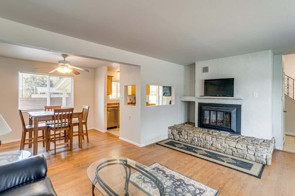 Aurora Medical Hub Rental: < 1 Mi to Hospitals