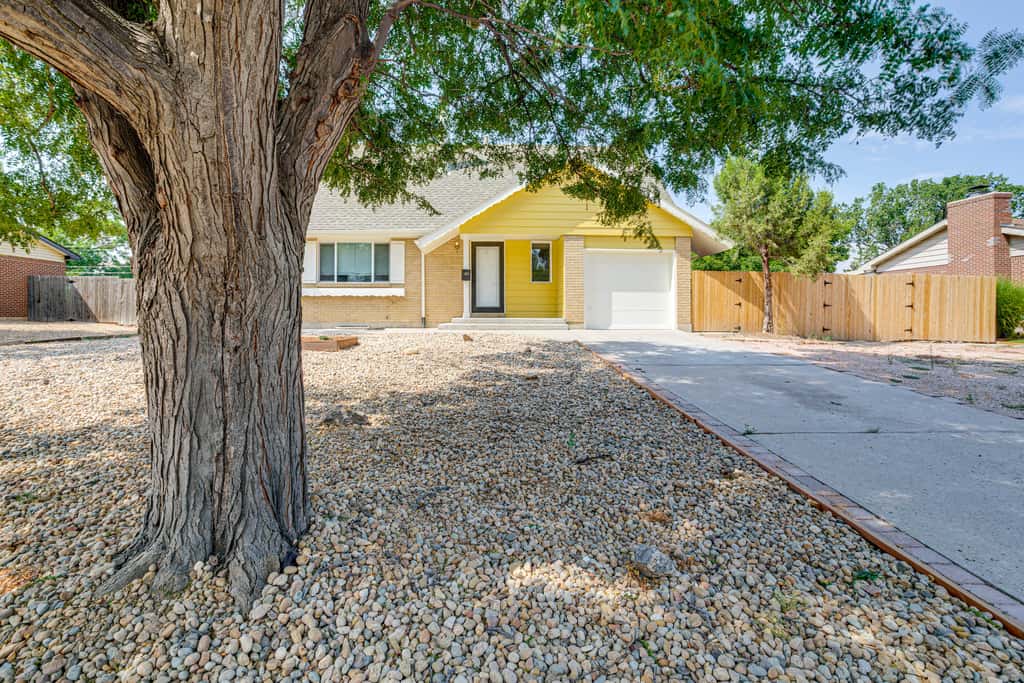 Aurora Medical Hub Rental: < 1 Mi to Hospitals