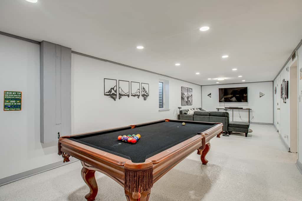 Hot Tub, Fire Pit! Group-Ready Stay Near Denver