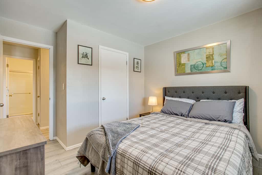 Hot Tub, Fire Pit! Group-Ready Stay Near Denver