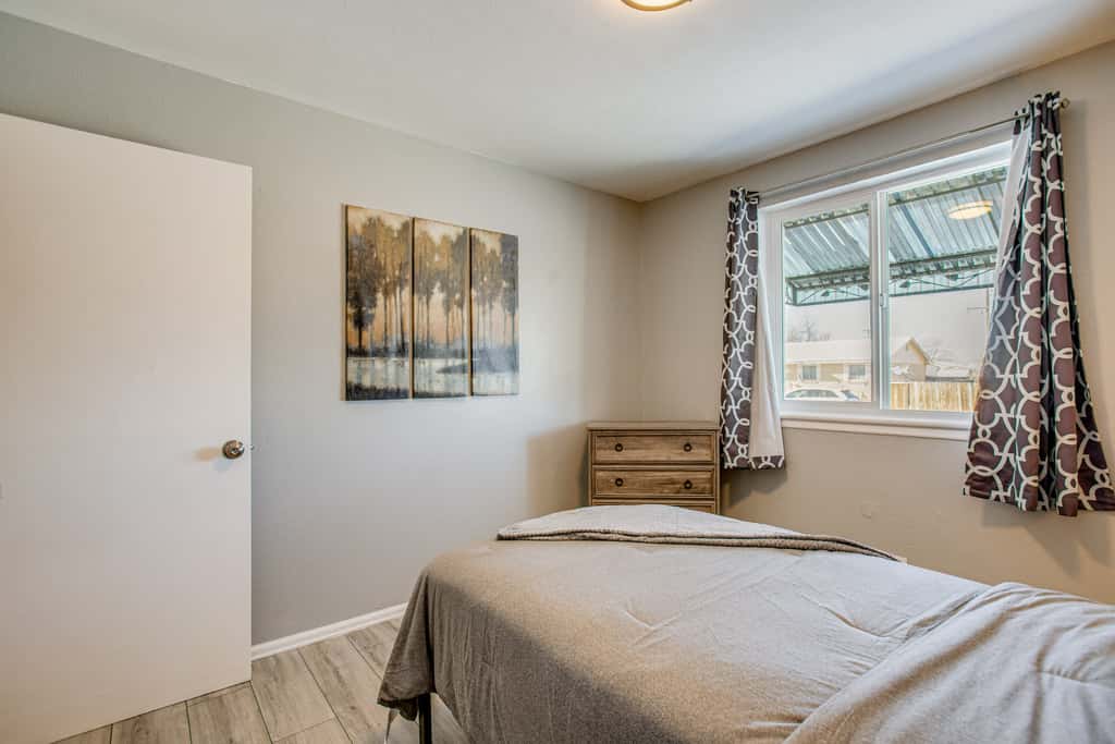 Hot Tub, Fire Pit! Group-Ready Stay Near Denver