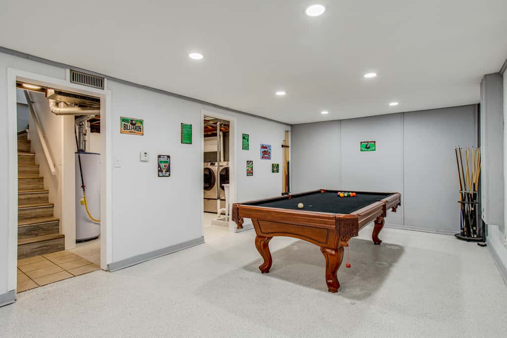 Hot Tub, Fire Pit! Group-Ready Stay Near Denver