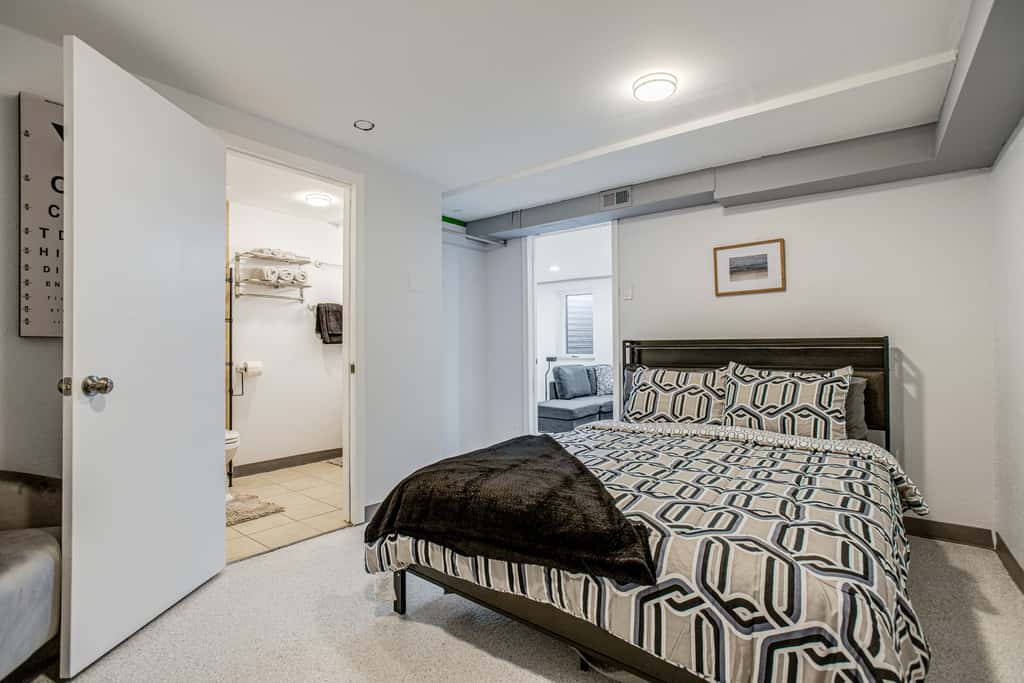 Hot Tub, Fire Pit! Group-Ready Stay Near Denver