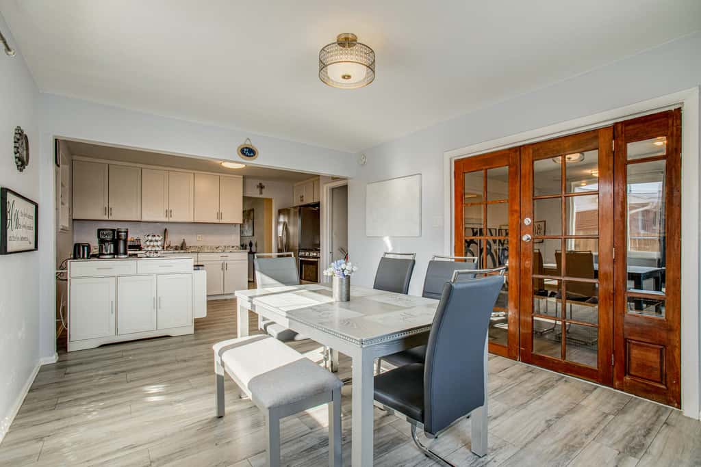 Hot Tub, Fire Pit! Group-Ready Stay Near Denver