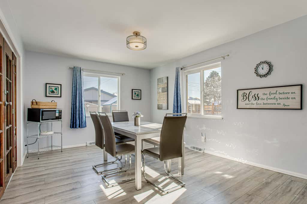 Hot Tub, Fire Pit! Group-Ready Stay Near Denver