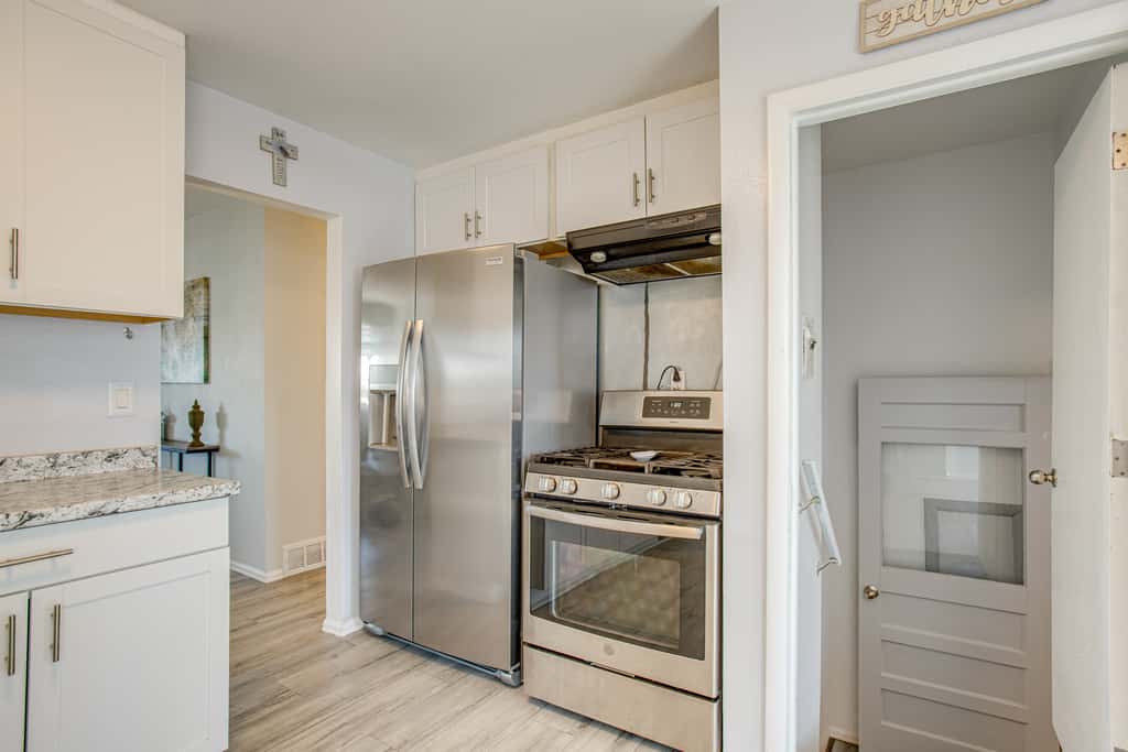 Hot Tub, Fire Pit! Group-Ready Stay Near Denver