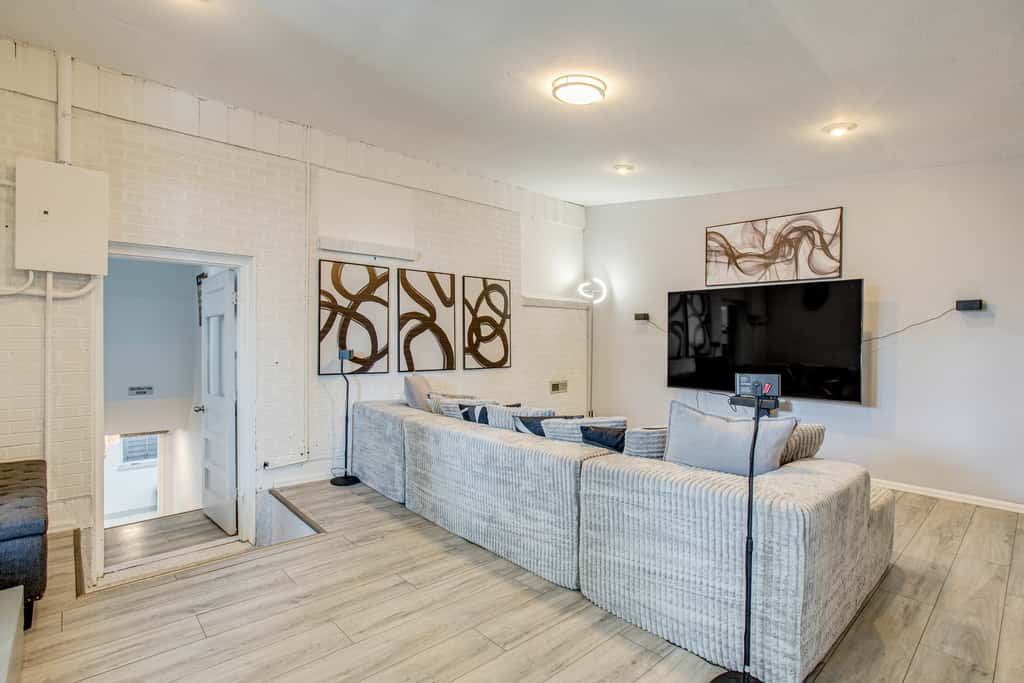 Hot Tub, Fire Pit! Group-Ready Stay Near Denver
