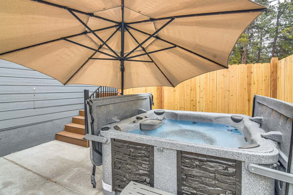 Hot Tub & Hearth: Cozy Bailey Mountain Stay