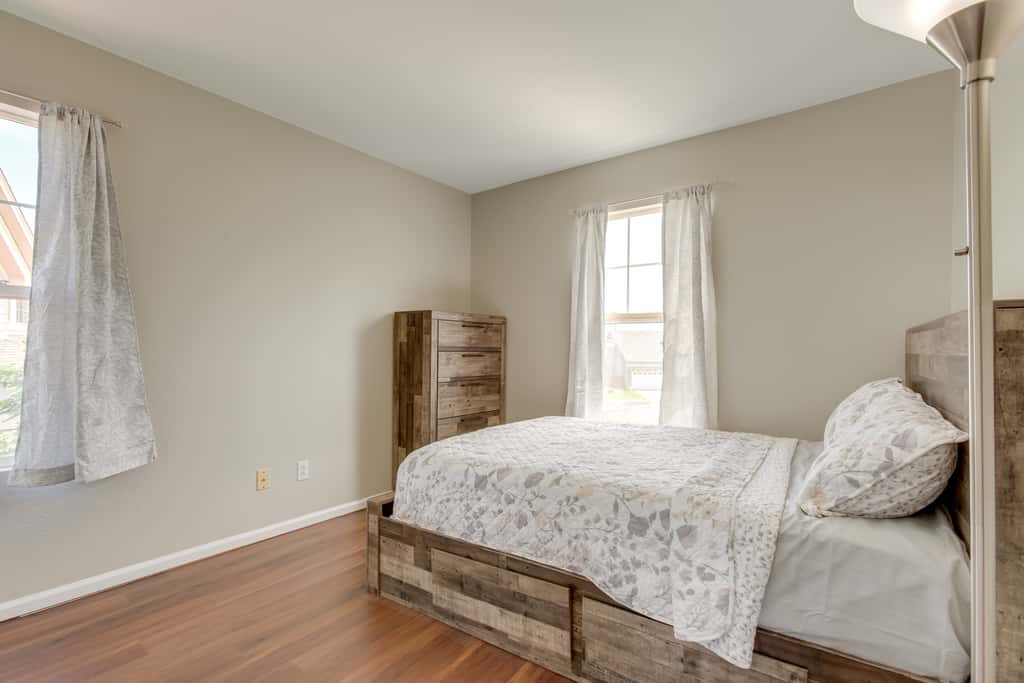 Spacious Aurora Home: 20 Mi to Downtown Denver!