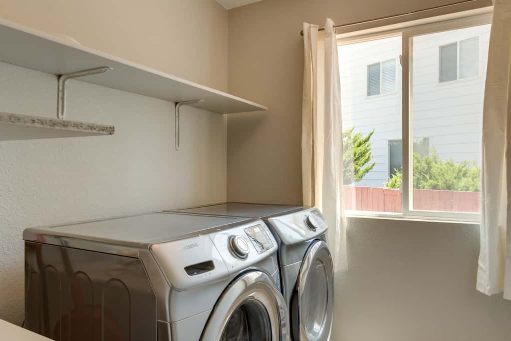Spacious Aurora Home: 20 Mi to Downtown Denver!
