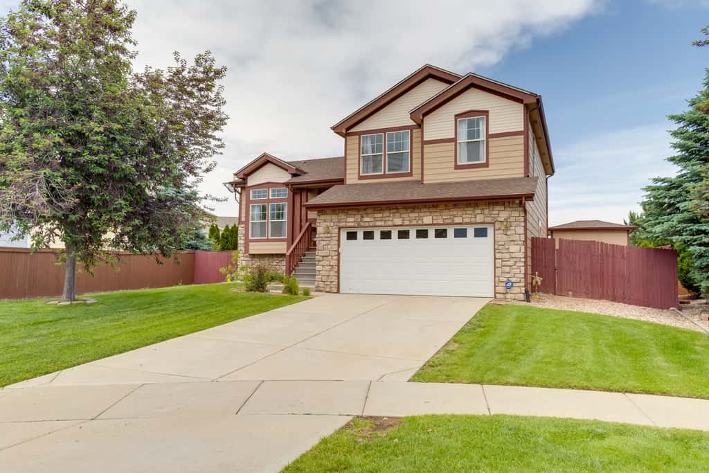 Spacious Aurora Home: 20 Mi to Downtown Denver!