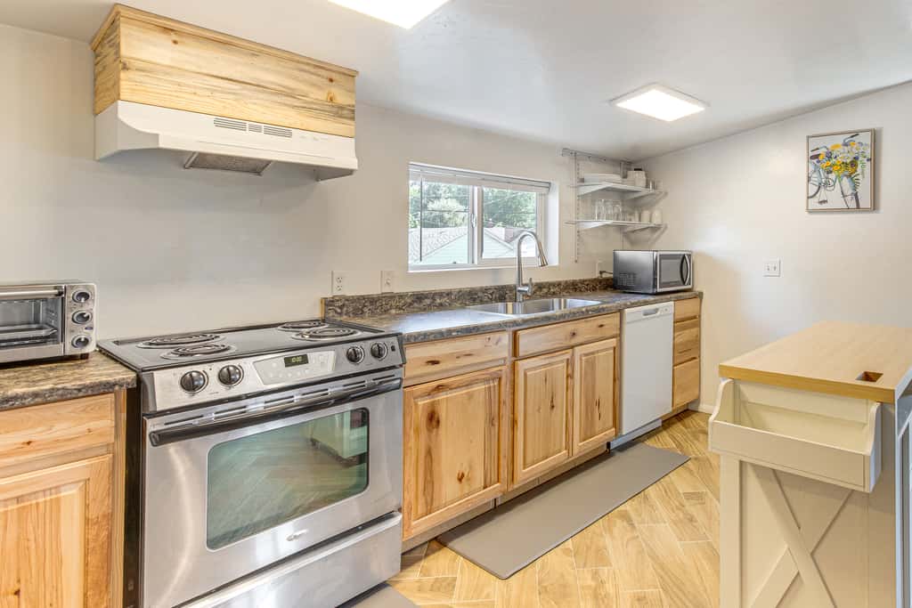 1 Mi to Tennyson St Shops & Eats: Laid-Back Apt