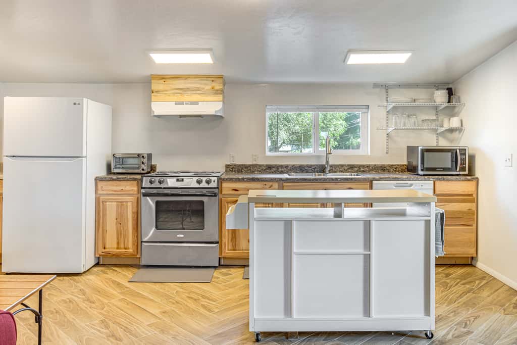 1 Mi to Tennyson St Shops & Eats: Laid-Back Apt