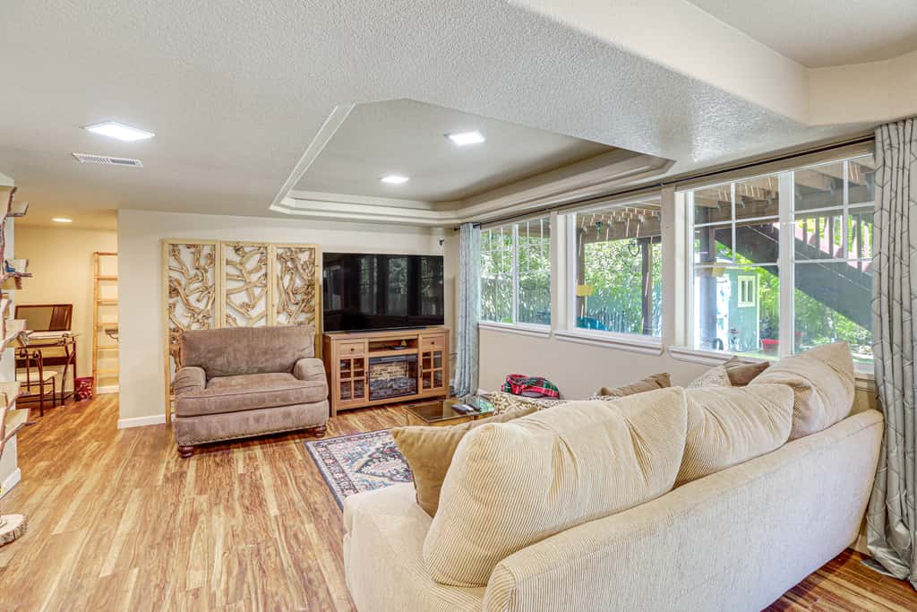 6 Mi to Aurora Reservoir: Apt w/ Patio!
