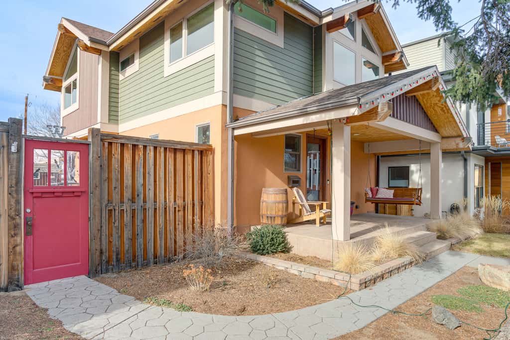 Hot Tub Soaks & Foodie Strolls! Berkeley Area Base