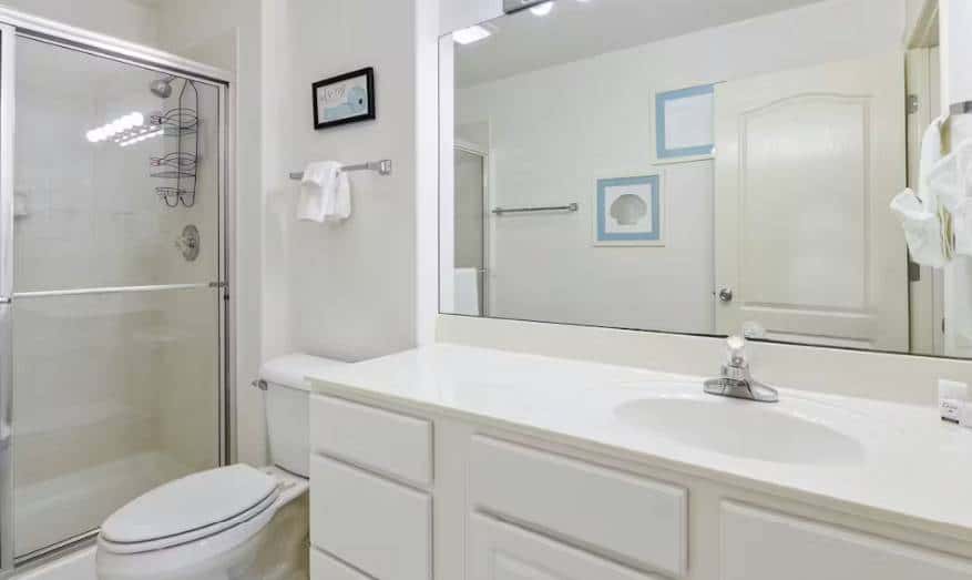 Spacious 3BR Condo - Waterfront POOL - Lake Ozark