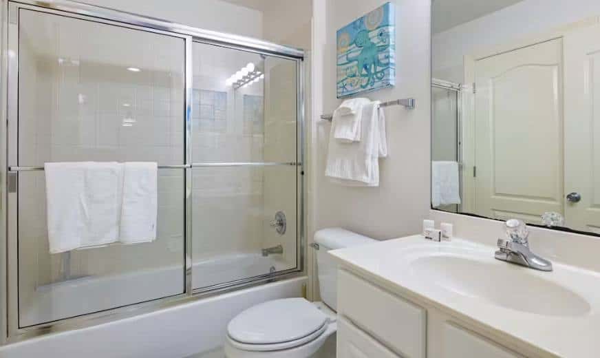 Spacious 3BR Condo - Waterfront POOL - Lake Ozark