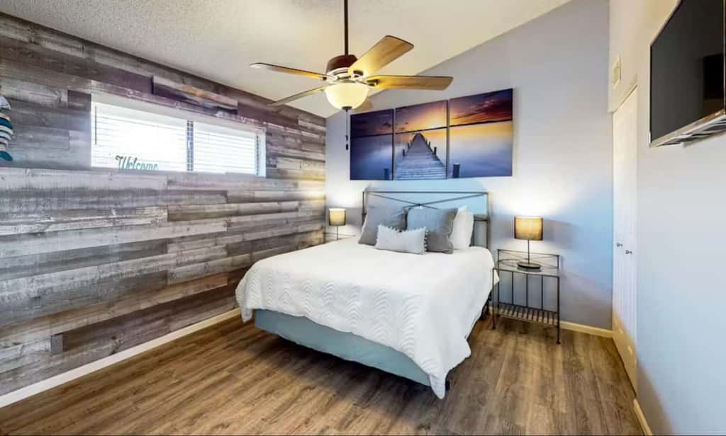 Charming 1BR Condo - Top Floor - LAKE VIEW