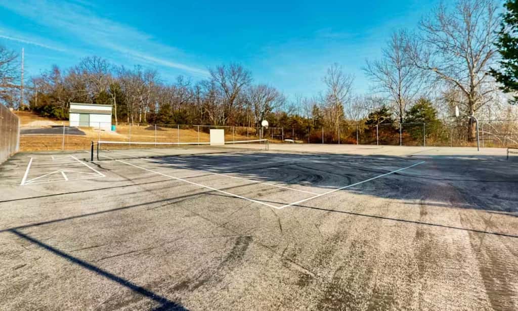Charming 1BR Condo - Top Floor - LAKE VIEW