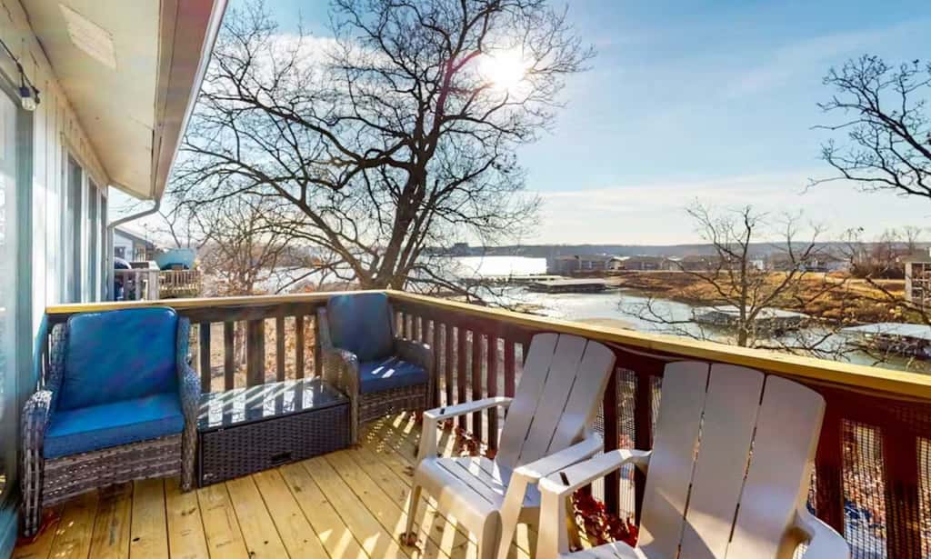 Charming 1BR Condo - Top Floor - LAKE VIEW
