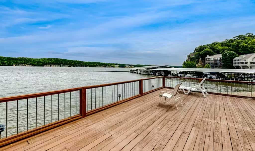 Unwind by the Lake - 2BR Condo - Lakeview Getaway