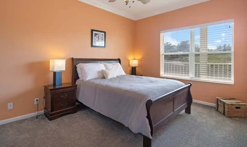 Top Floor 4BR Condo - Lake View - Water Front pool