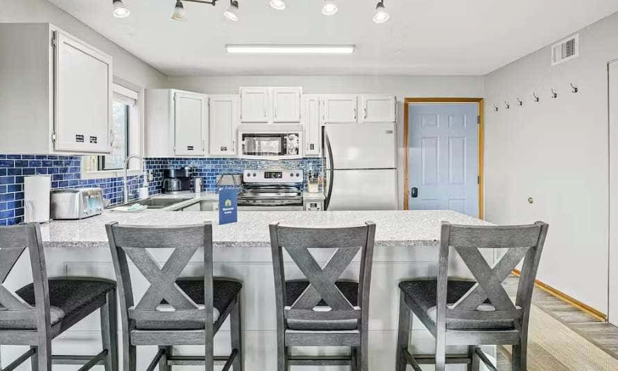 LAKE VIEW - 2BR Condo - Modern Luxury, Lake Ozark