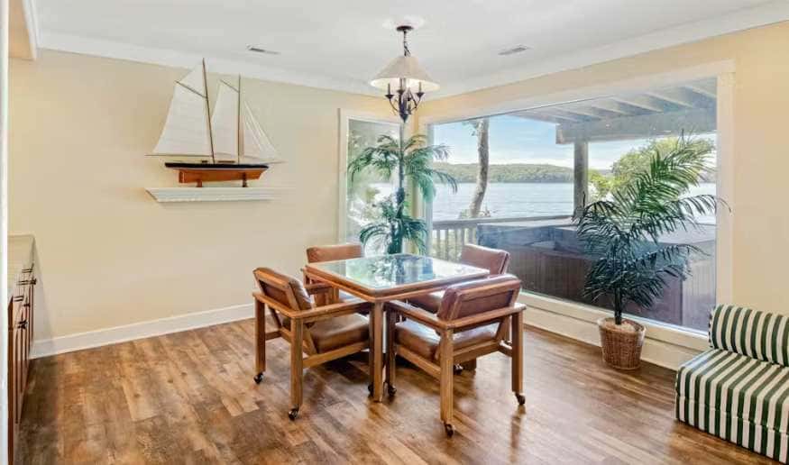 Rustic 5BR Lakefront - Dock & POOL - Osage Beach