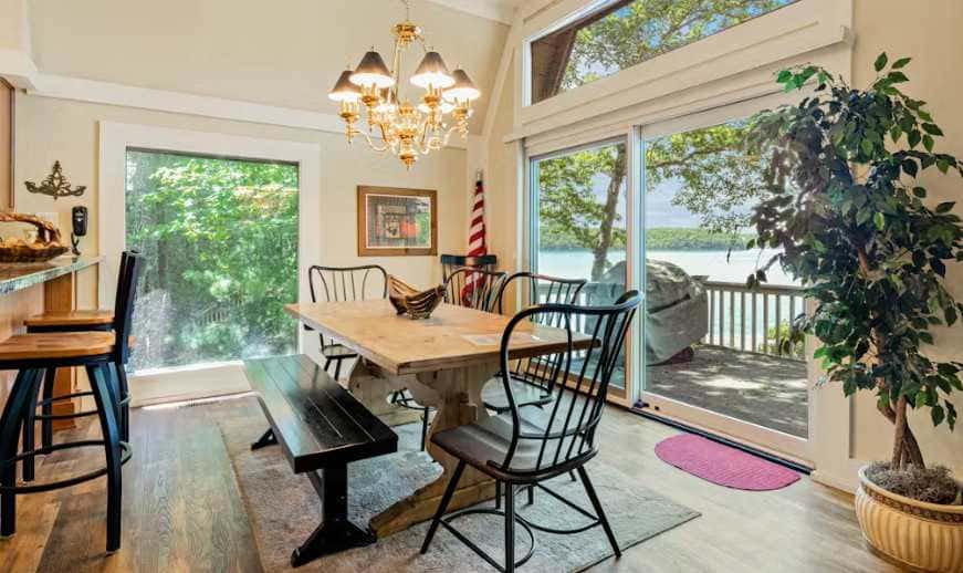 Rustic 5BR Lakefront - Dock & POOL - Osage Beach