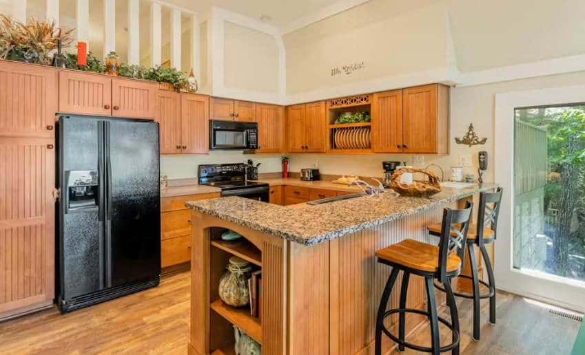 Rustic 5BR Lakefront - Dock & POOL - Osage Beach